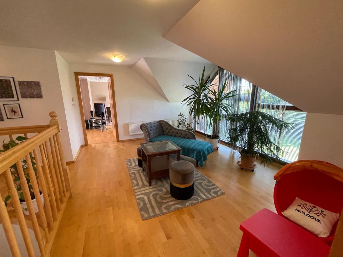 Berlin Villa Praga